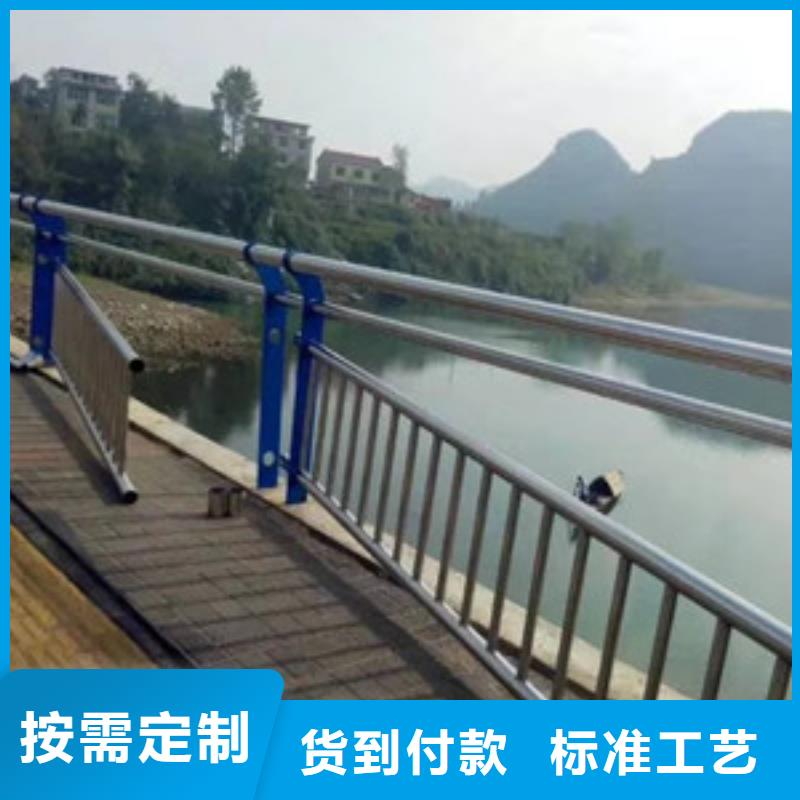 景观木纹护栏-不锈钢立柱快速报价