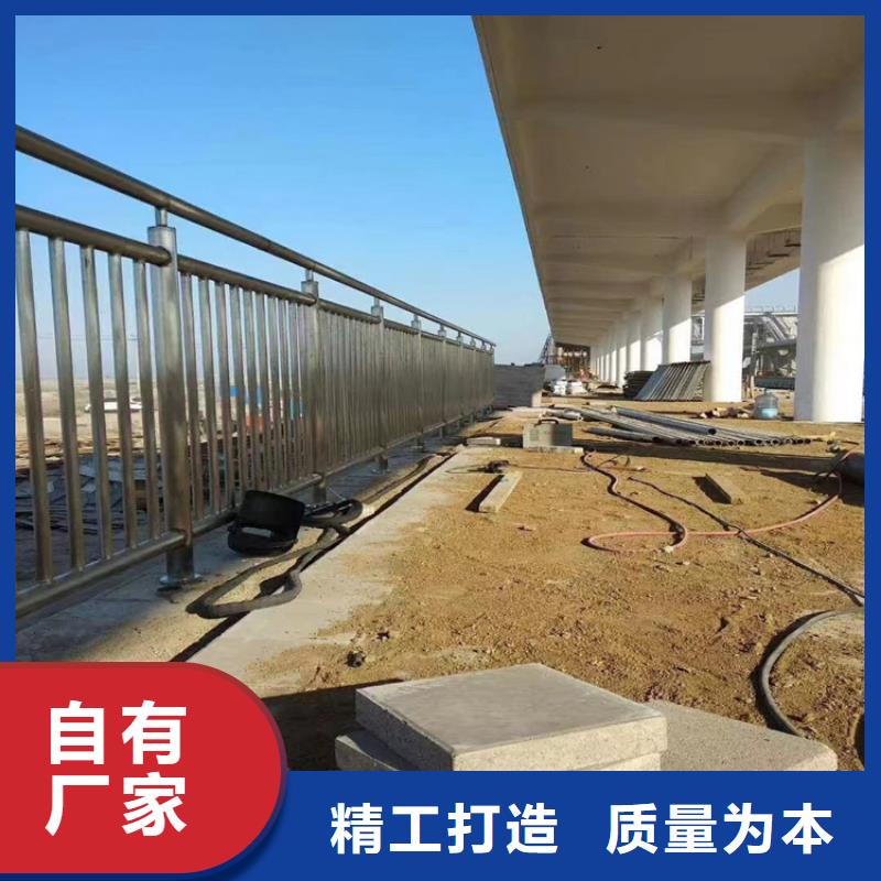 氟碳漆防撞栏杆表面光滑平整