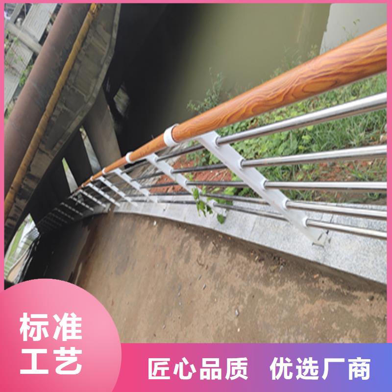 热镀锌喷塑桥梁护栏产品耐磨耐用
