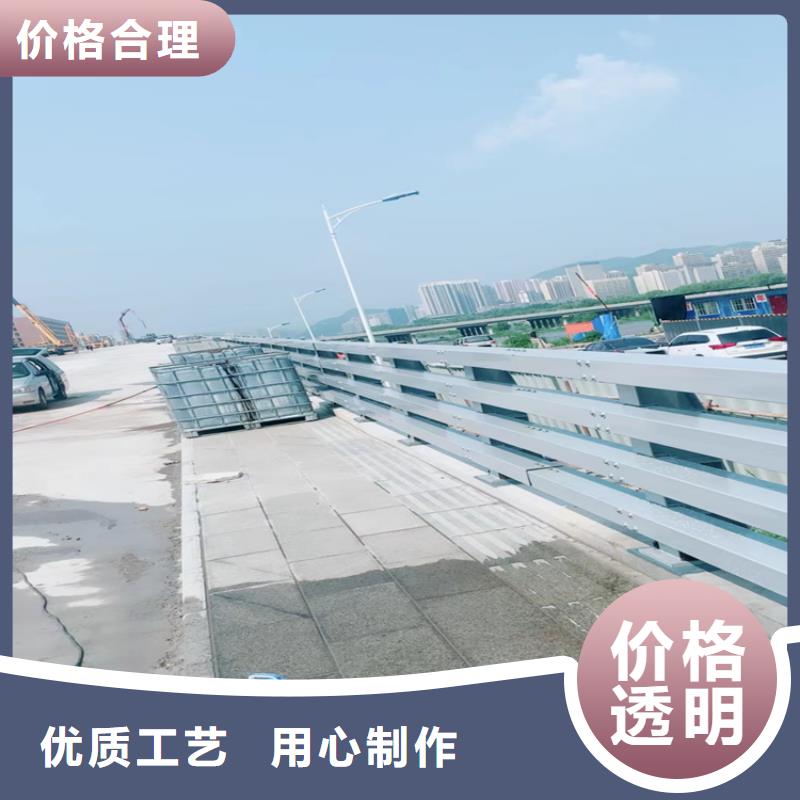 氟碳漆喷塑防撞立柱上门安装
