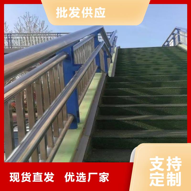 氟碳漆喷塑防撞立柱上门安装