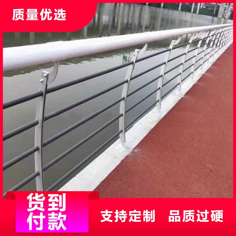 氟碳漆喷塑防撞立柱厂家直营