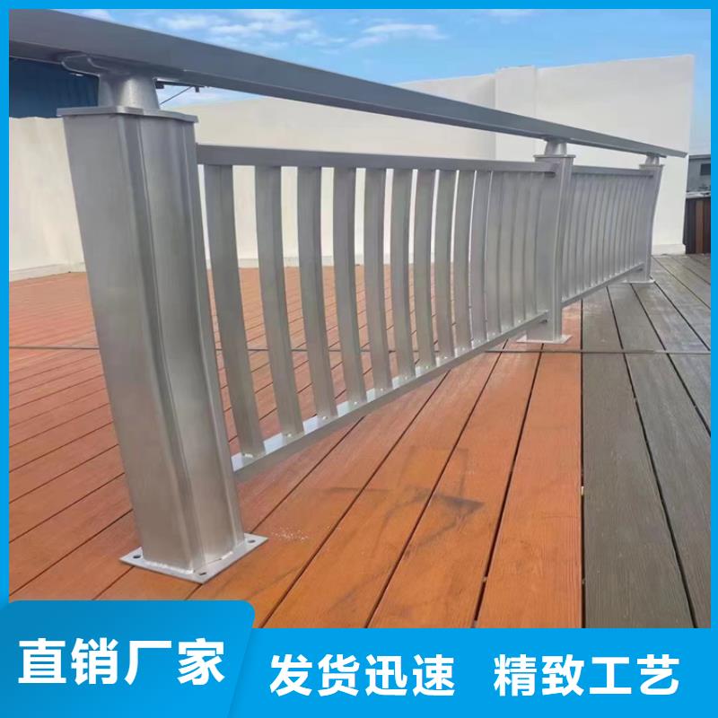 静电喷塑钢板包厢立柱展鸿护栏用心选材