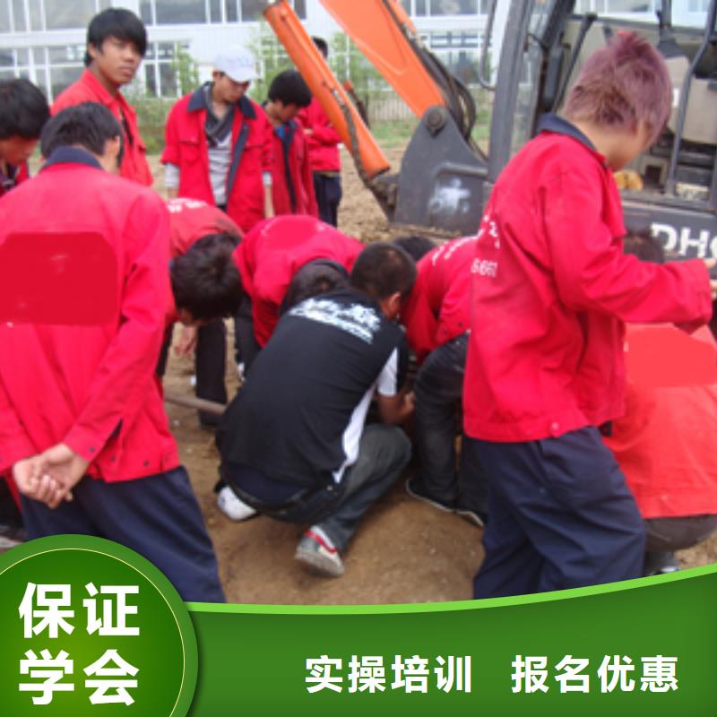 钩机驾驶操作技校好消息