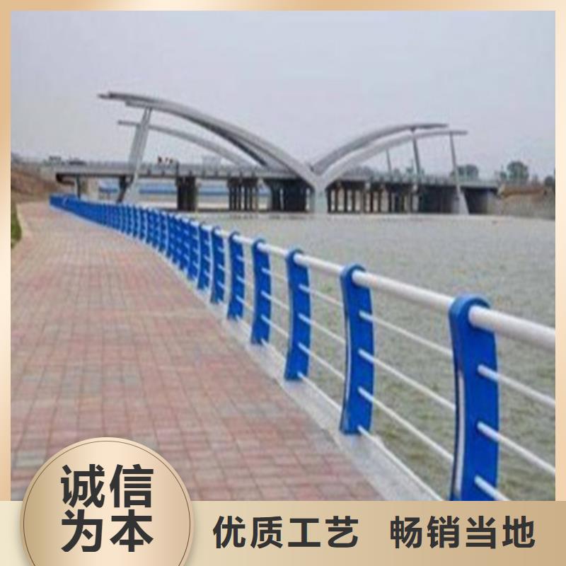 城市道路护栏种类齐全