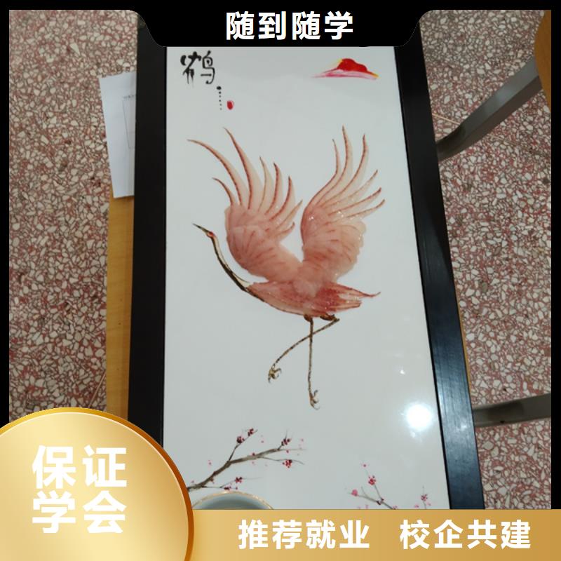 学厨师怎么样厨师技校电话学厨师烹饪就到虎振技校学厨师烹饪哪家学校好
