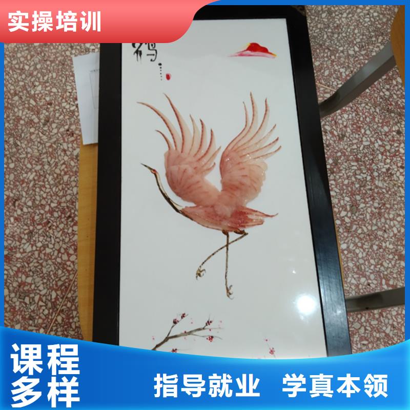 专业厨师培训学校虎振学校实训为主的厨师技校有哪些学厨师烹饪学费多少钱