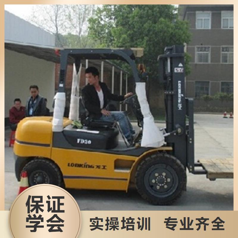 挖土机挖挠机驾校哪家好集团化教学资源共享