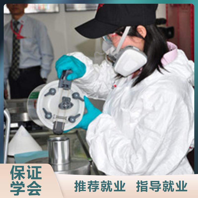 附近的汽车美容培训学校专业学钣金喷漆的技校入学即签订合同