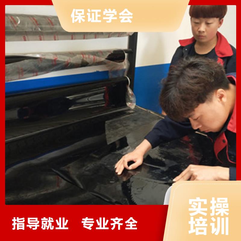学汽车装饰装潢去哪里好汽车钣金喷漆短期培训班适合男孩子学的专业有哪些