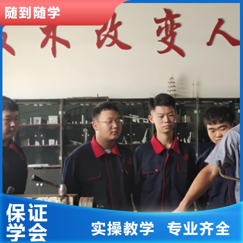 怀安数控车床学校招生报名电话虎振能学数控机床吗