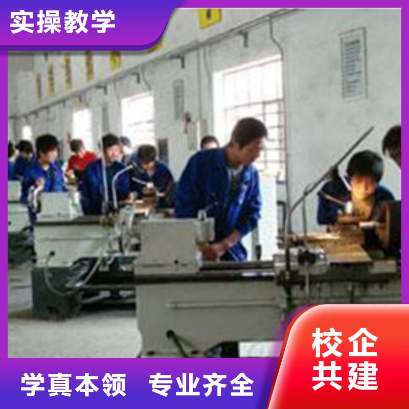 能学数控车床的地方在哪|学数控车床来虎振学校