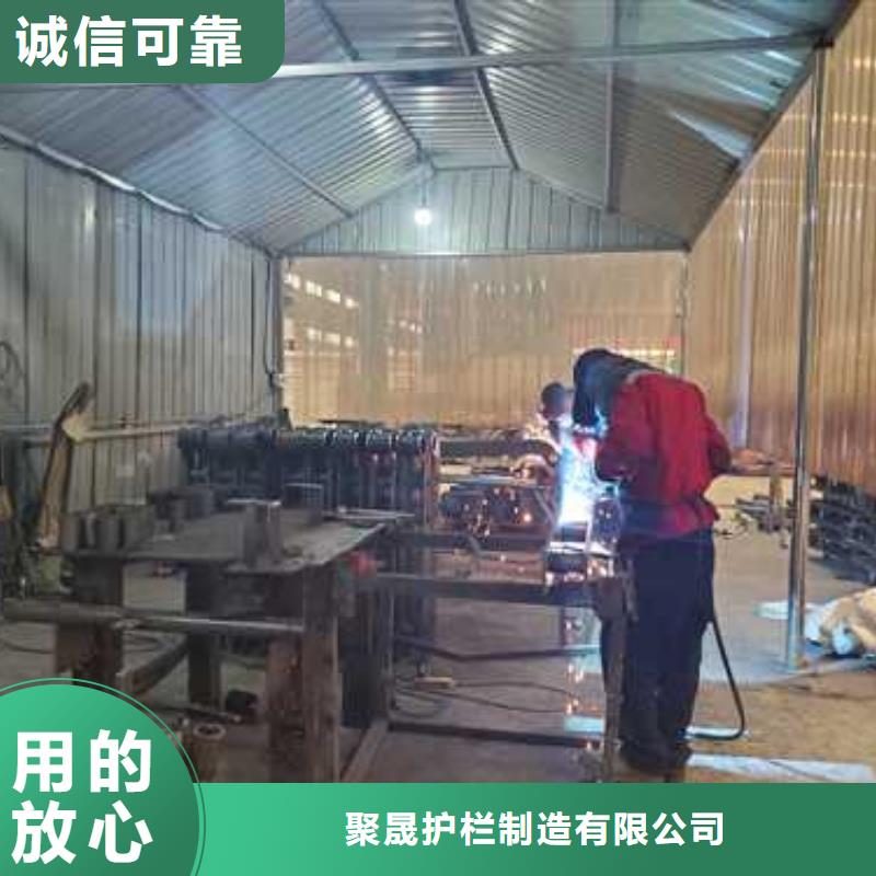 道路护栏厂家低价走货