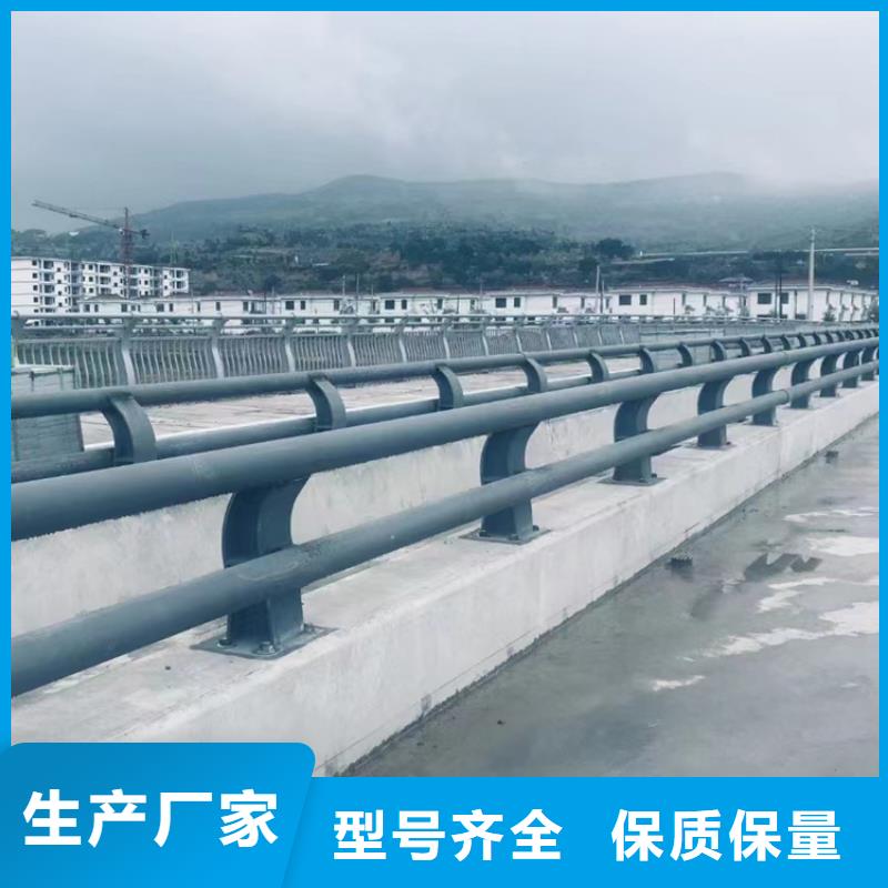 防撞锌钢灯光仿木护栏静电喷塑技术力量雄厚
