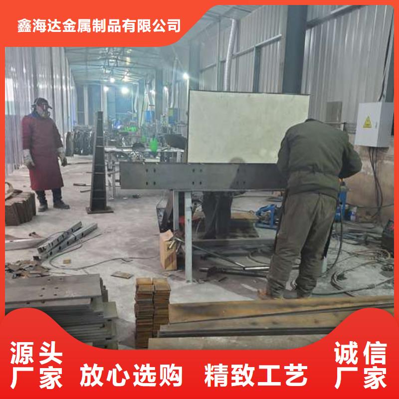 热镀锌道路护栏结实耐用