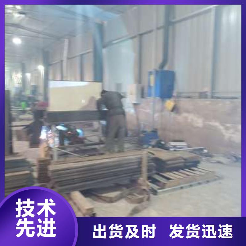 桥梁上的防撞护栏使用寿命长