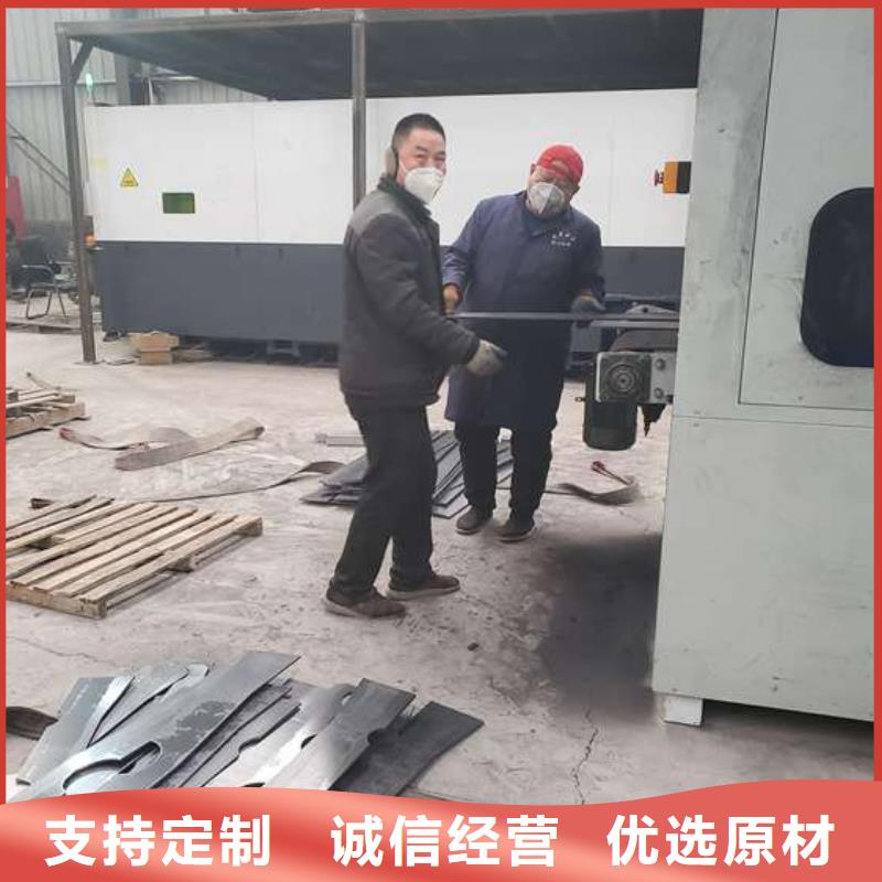 防撞护栏上的钢管栏杆规格齐全