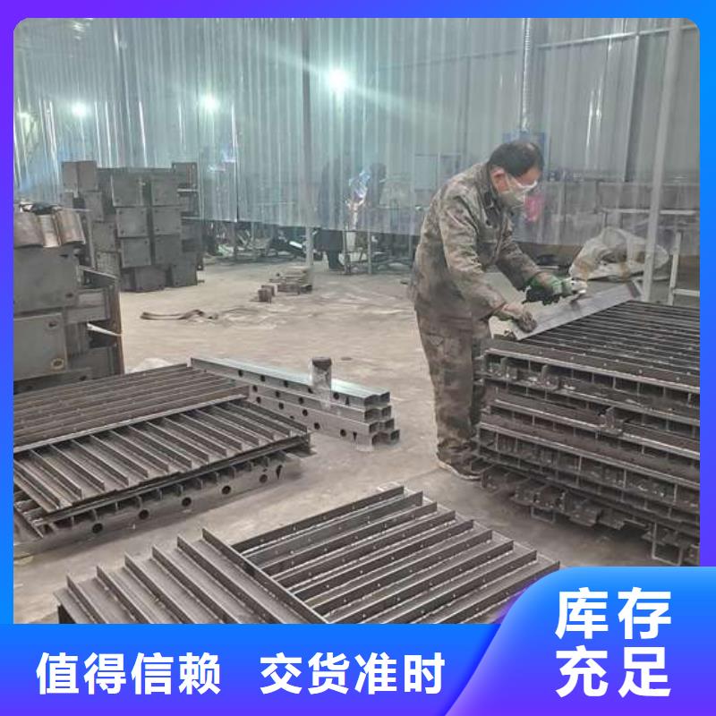 防撞钢护栏施工简便