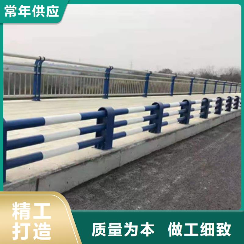 桥梁上的防撞护栏使用寿命长