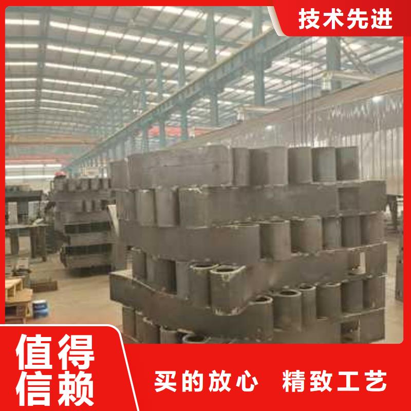 定制马路四横梁防撞护栏_实力厂家