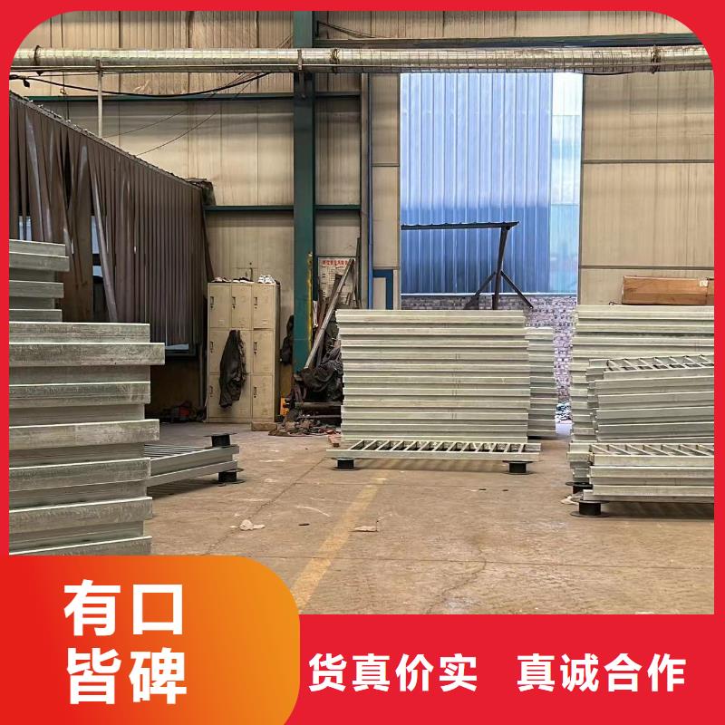 金属梁柱式中央防撞护栏厂家图片