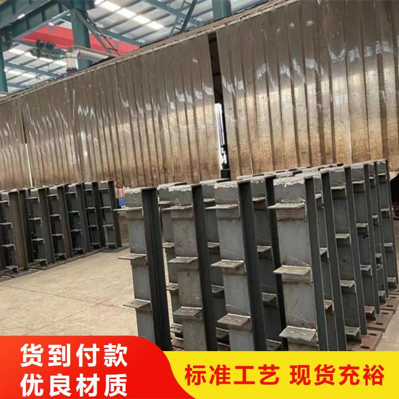 LED灯光桥梁护栏精于选材