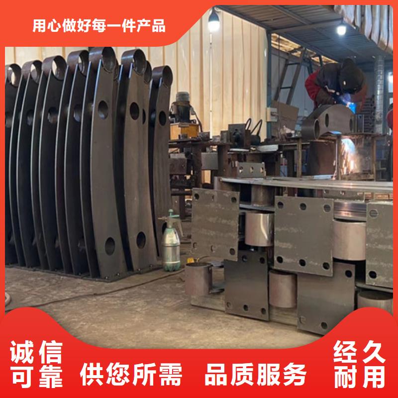 道路护栏精心打造