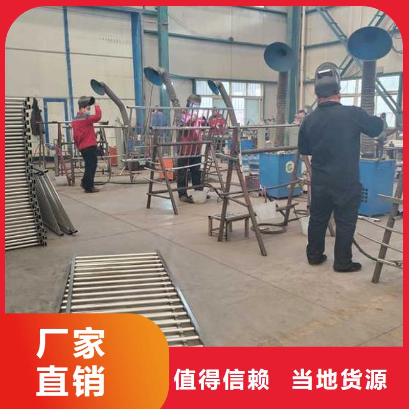 优选：马路三横梁防撞护栏实力厂家