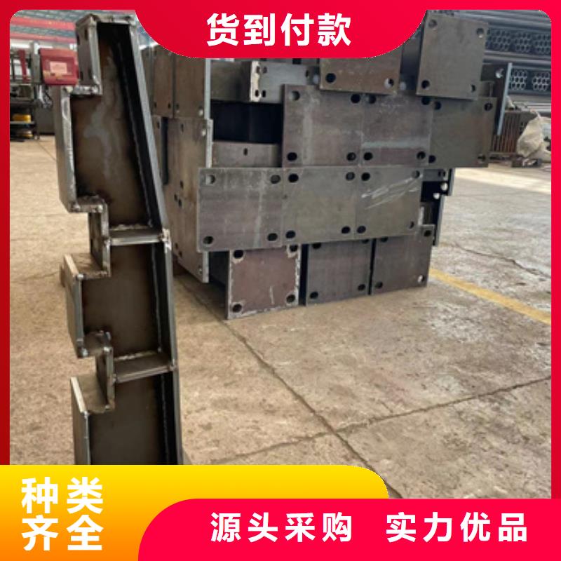 公路上的护栏质量保证