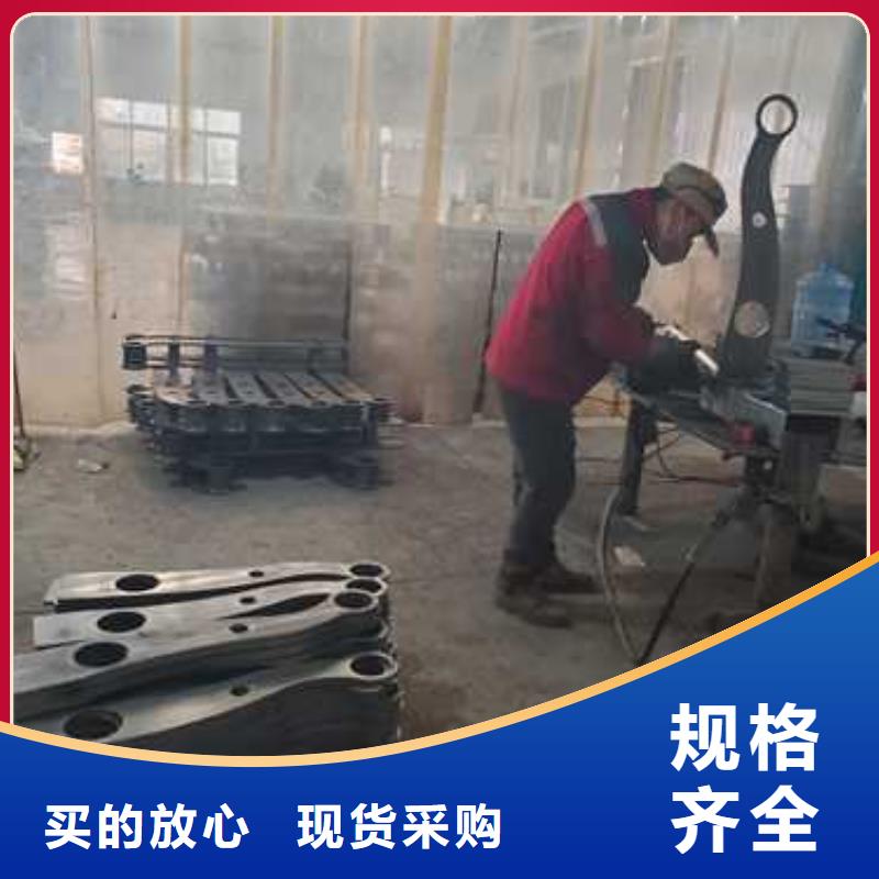 找不锈钢复合管道路护栏厂家选聚晟护栏制造有限公司