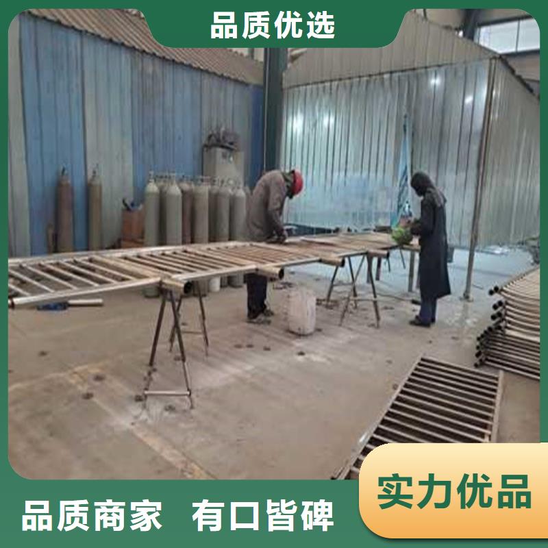 公路不锈钢灯光栏杆正规厂家