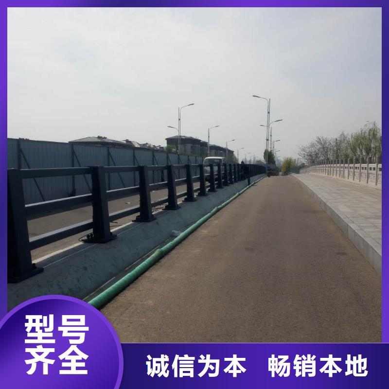 【护栏厂家护栏钢板立柱定制销售售后为一体】