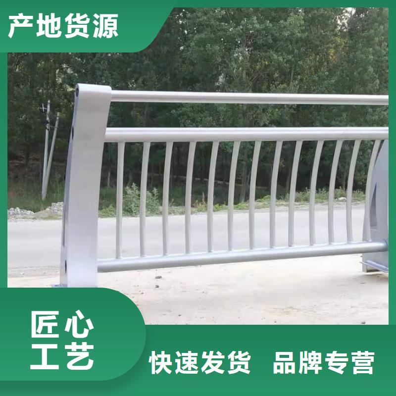 钢板立柱图片
