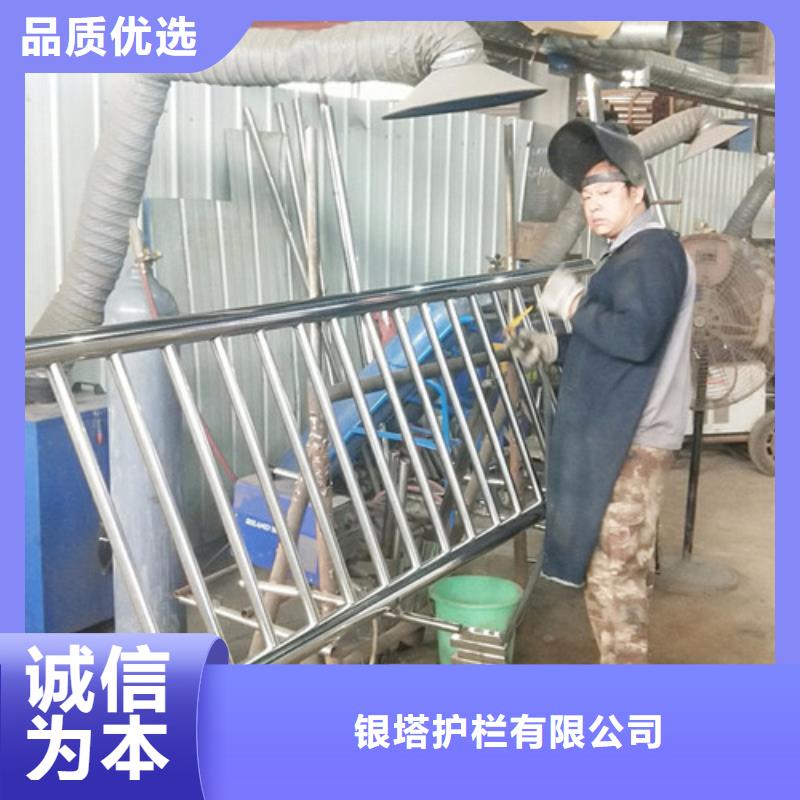 陵水县公路灯光护栏现货充足