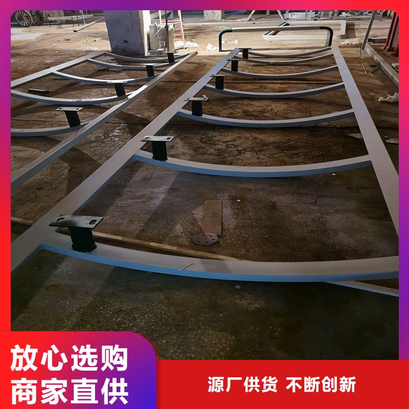 生产制作金属候车亭团队