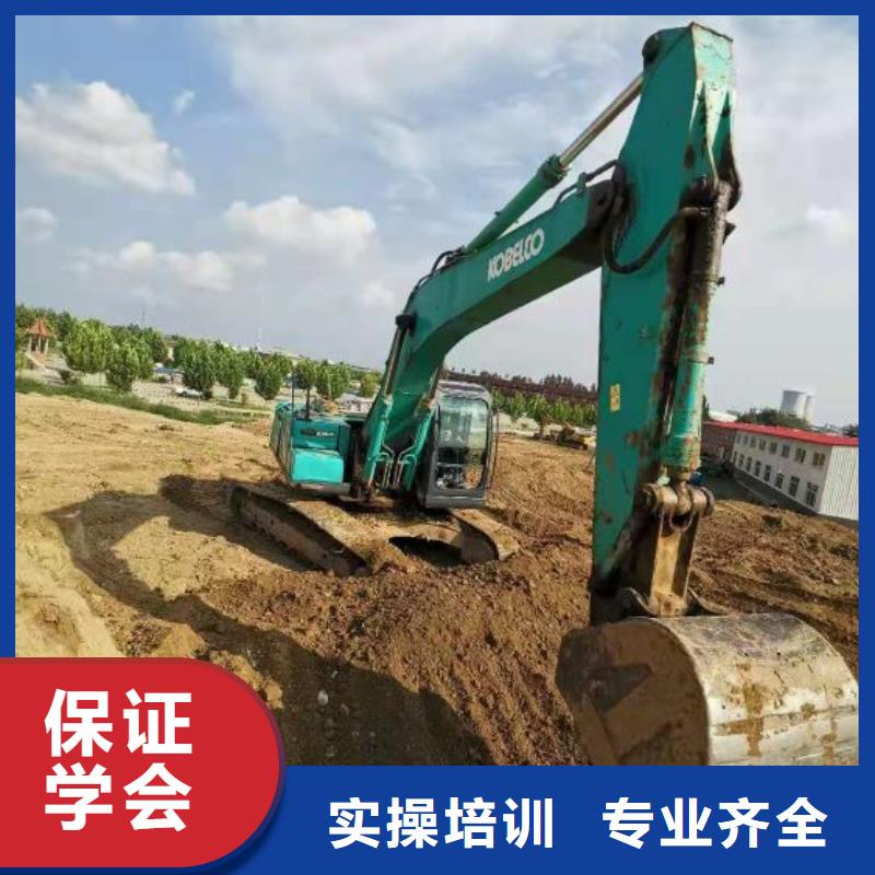 考挖掘机一个月多少学费对年龄有要求吗