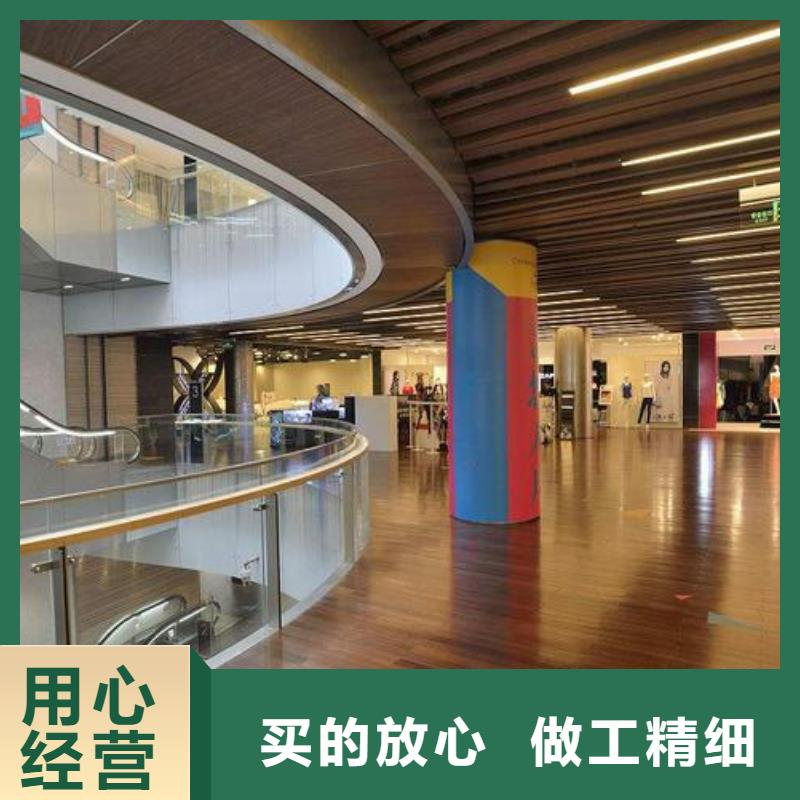 石塑地板木饰面量大更优惠