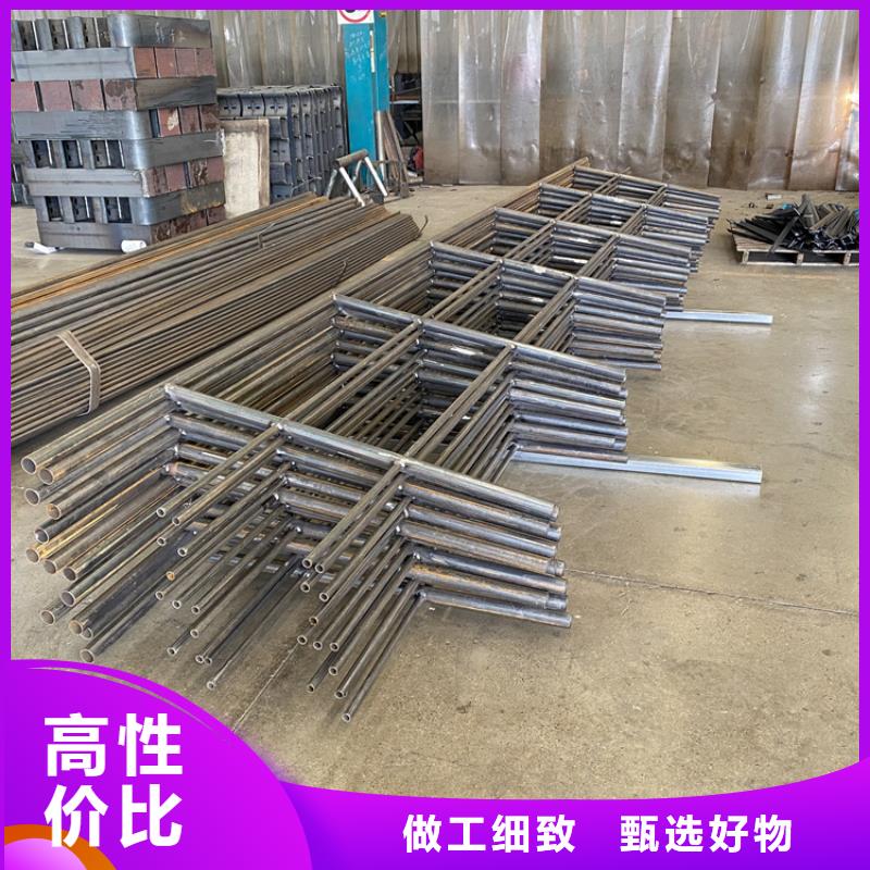 公路防撞护栏来厂实地考察