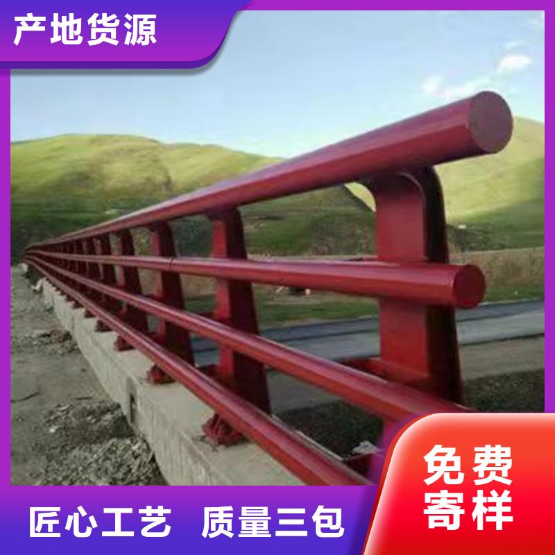 高速路两侧护栏规格多样
