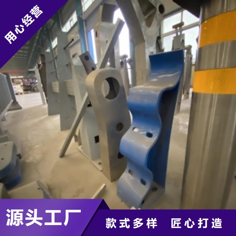 桥上的防撞护栏深受客户信赖