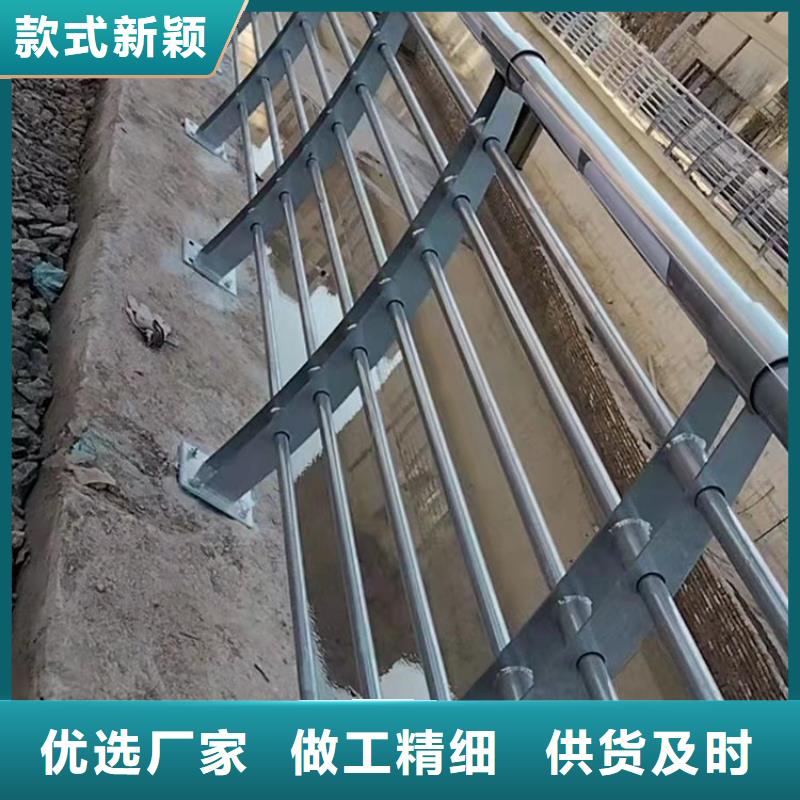 临湘桥上防撞护栏加厚材料