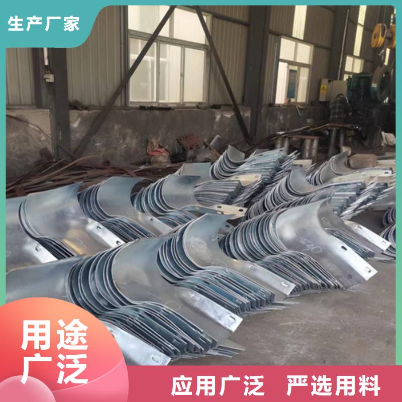 波形梁钢护栏厂家，货源足
